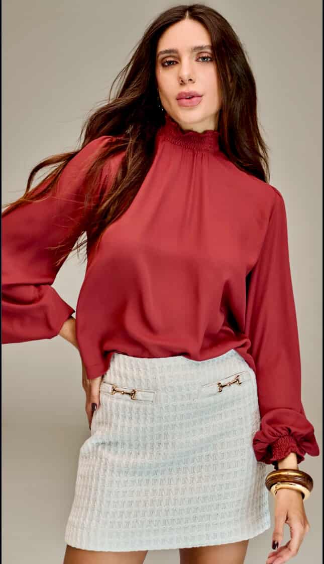 BLUSA MANGA LARGA CON CUELLO ALTO
