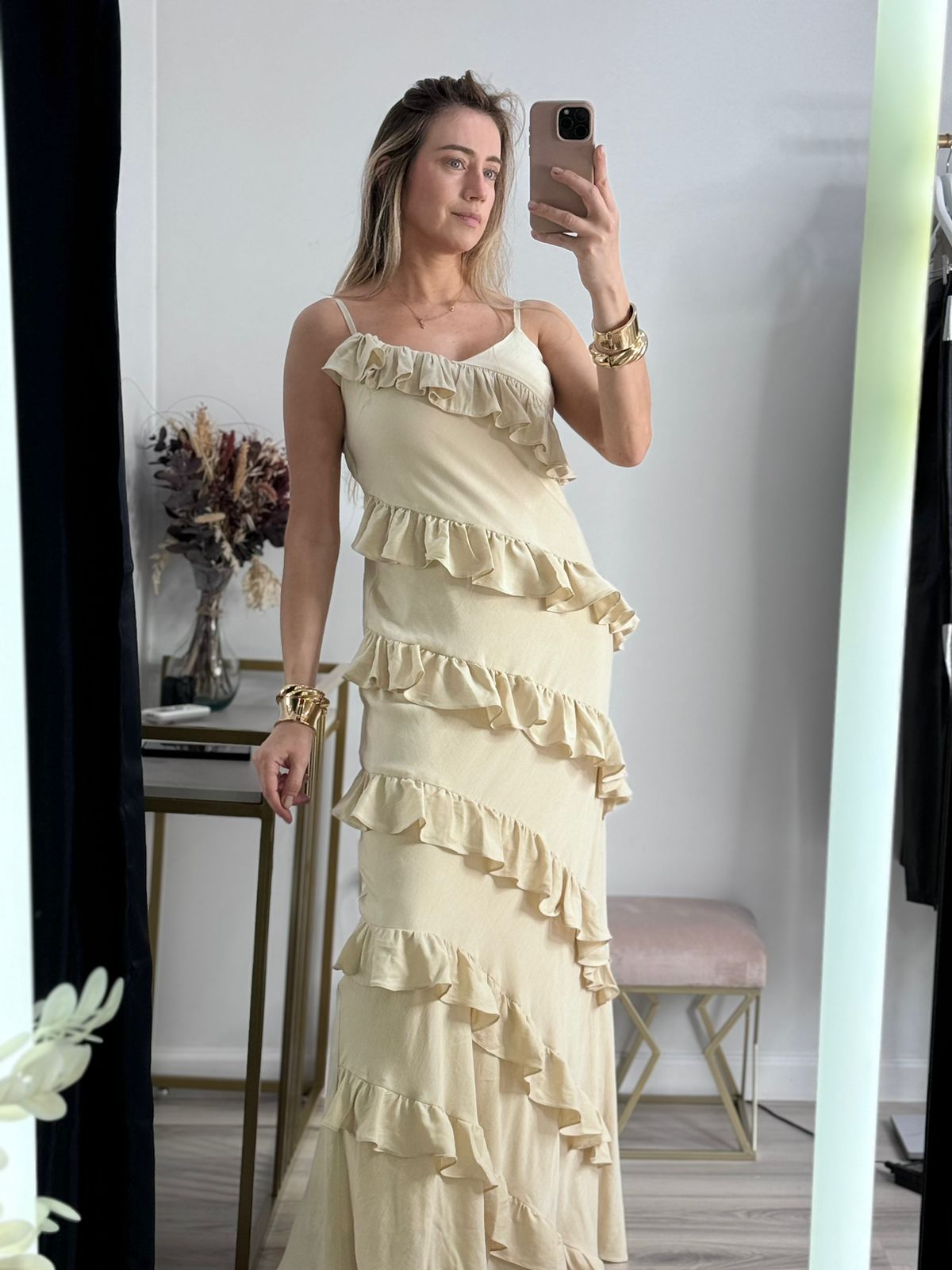 VESTIDO LARGO CON VUELOS