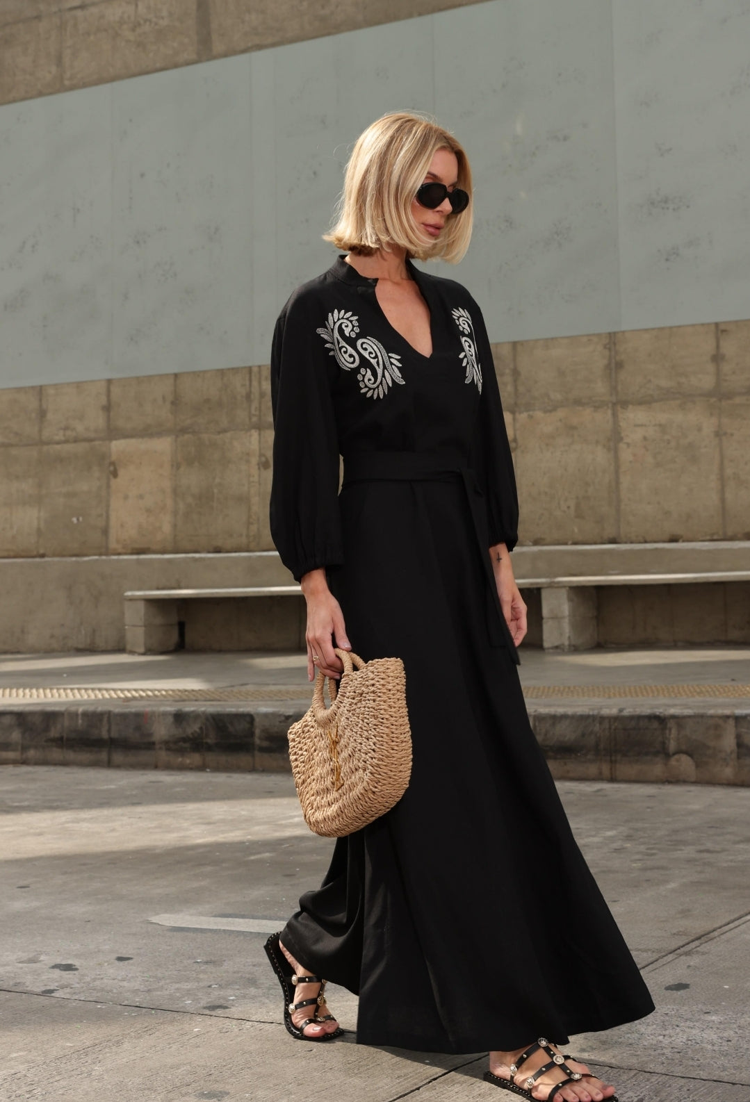 VESTIDO EN LINO LOTUS BORDADO