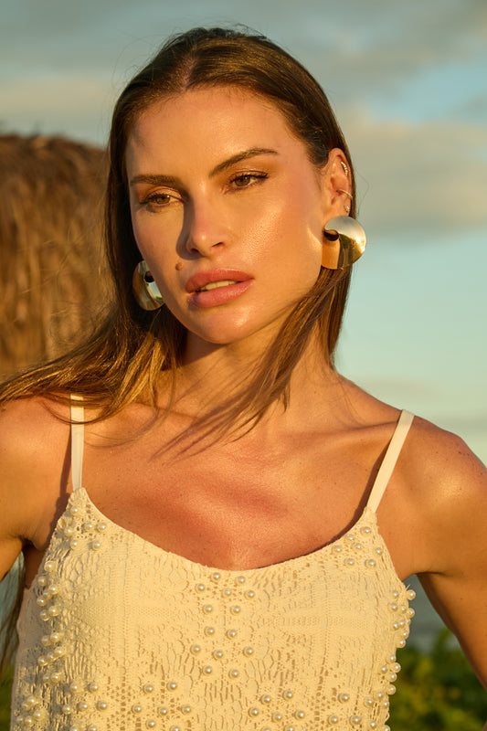 BLUSA BORDADA CON FLECOS Y PERLAS